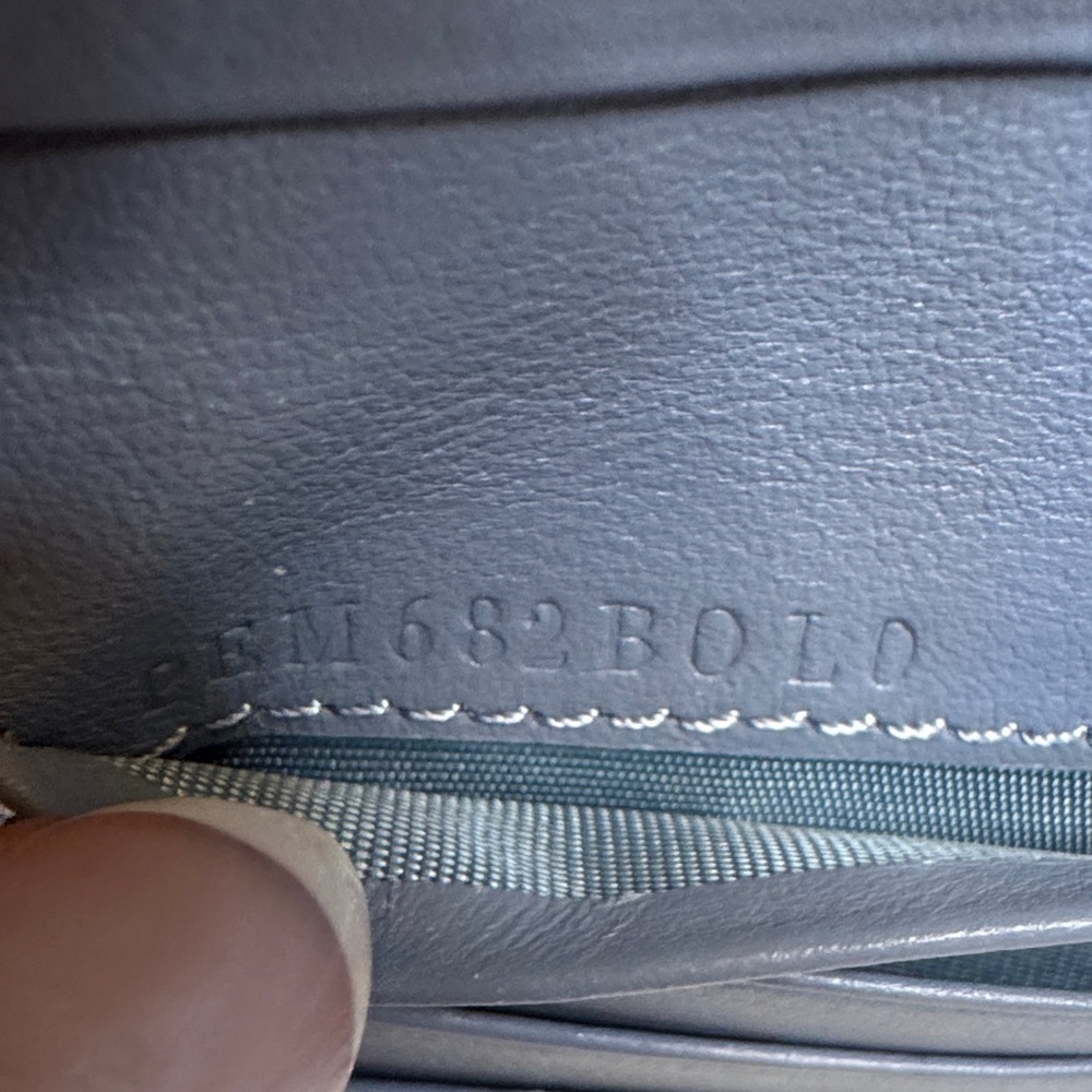 Valentino Garavani Authentic Blue Wallet with Gold Studs Full Inclusion - Picture 16 of 16